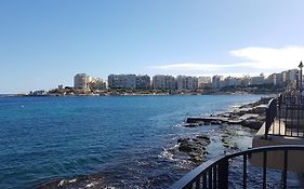Spinola Seafront Apartment